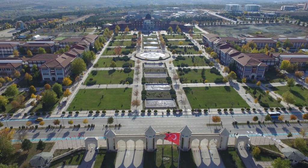 Kütahya Dumlupınar Üniversitesi 45 Öğretim Üyesi alıyor