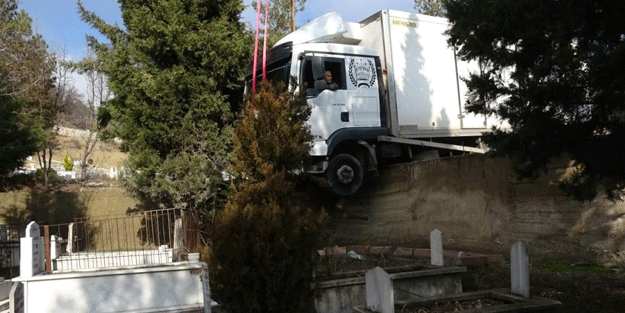 Yer: Karabük! Navigasyona uydu mezarlıkta askıda kaldı