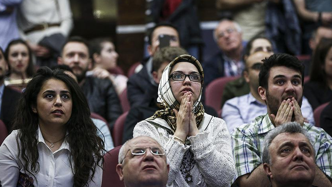 Bakan Özer'den atama bekleyen öğretmenlere müjde