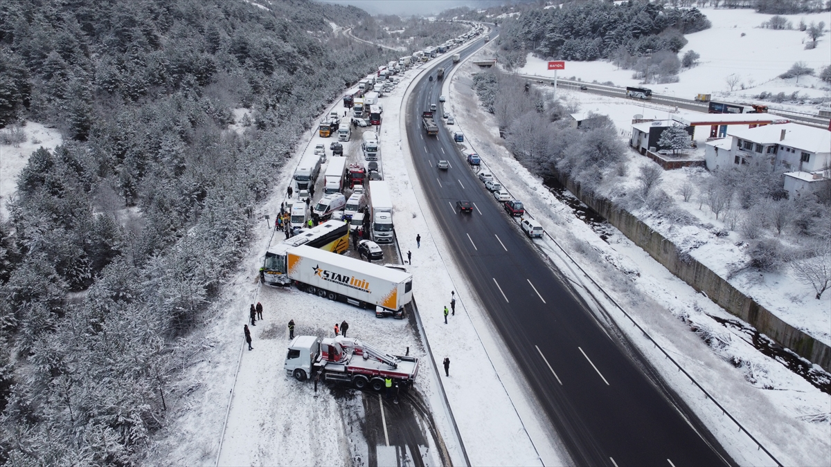 Anadolu Otoyolu'nda zincirleme trafik kazası