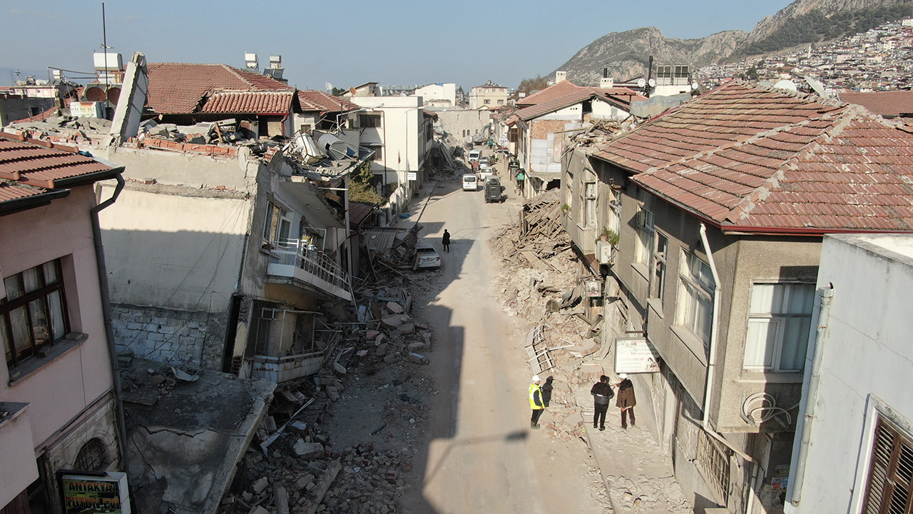 Dünyanın aydınlatılan ilk caddesiydi… Deprem harabeye çevirdi