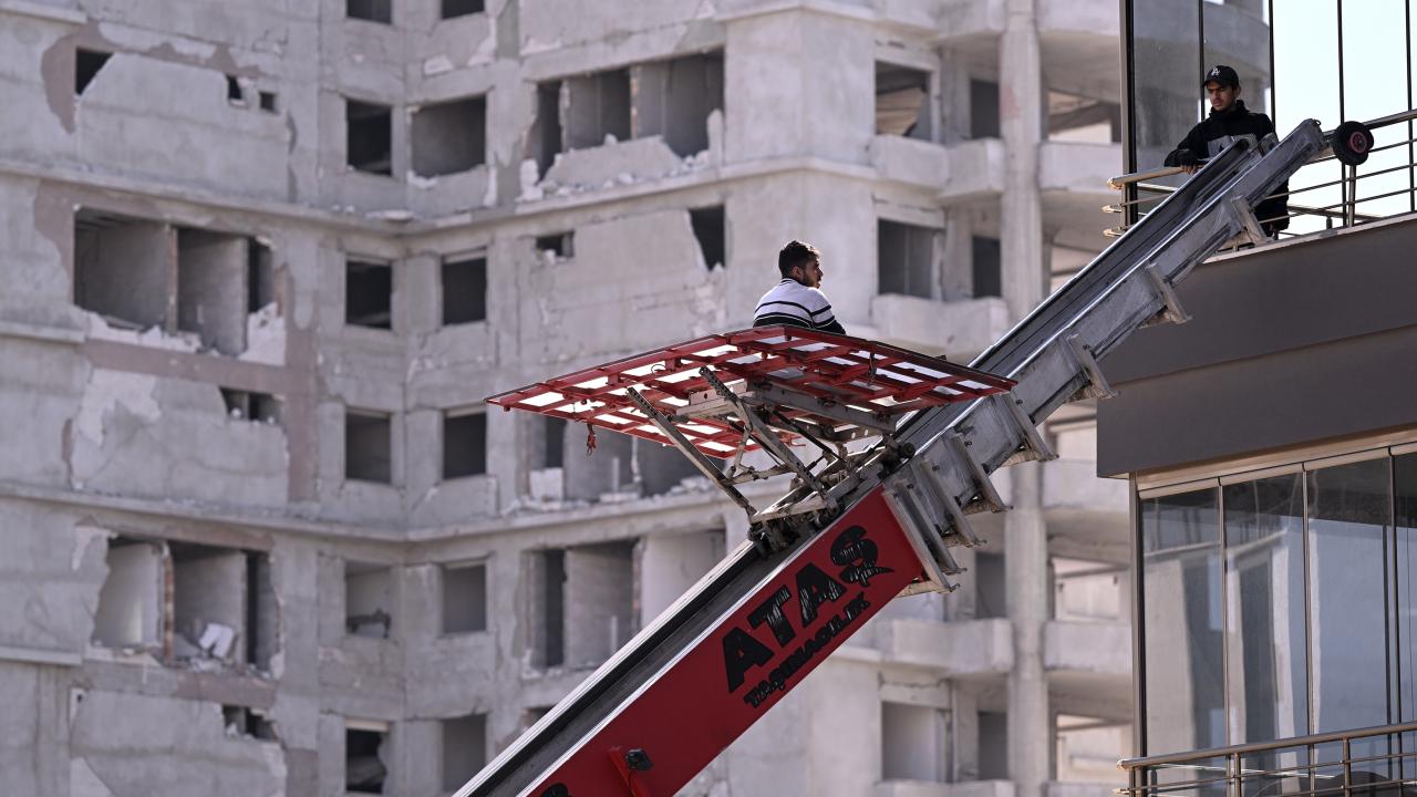 Hasar gören evlerde tahliye hüznü