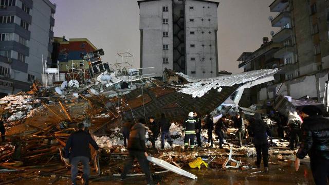 Gaziantep Valisi Gül: Kent genelinde 531 göçük söz konusu