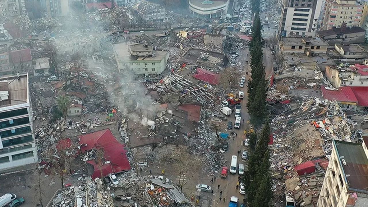 Depremin ilk anları polis telsizinde: Dehşet gözler önüne serildi