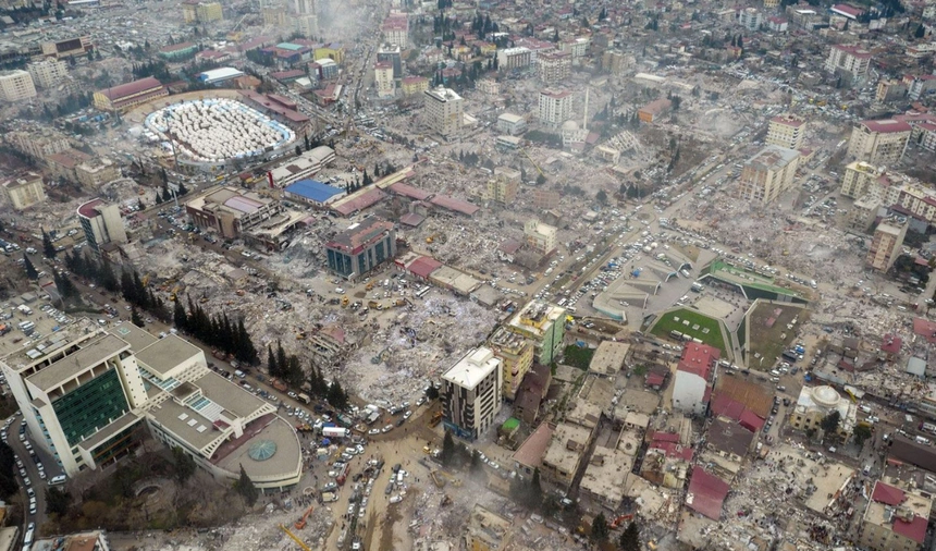 Dünya bu gizemli yardımseveri konuşuyor! Deprem için bağışladığı para dudak uçuklattı! Bağıştan sonra bakın ne yaptı