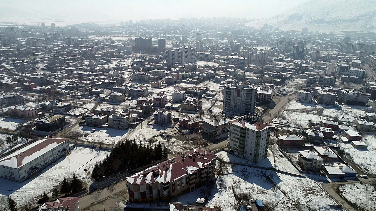 İkinci depremin merkez üssü Elbistan'da 924 kişi hayatını kaybetti