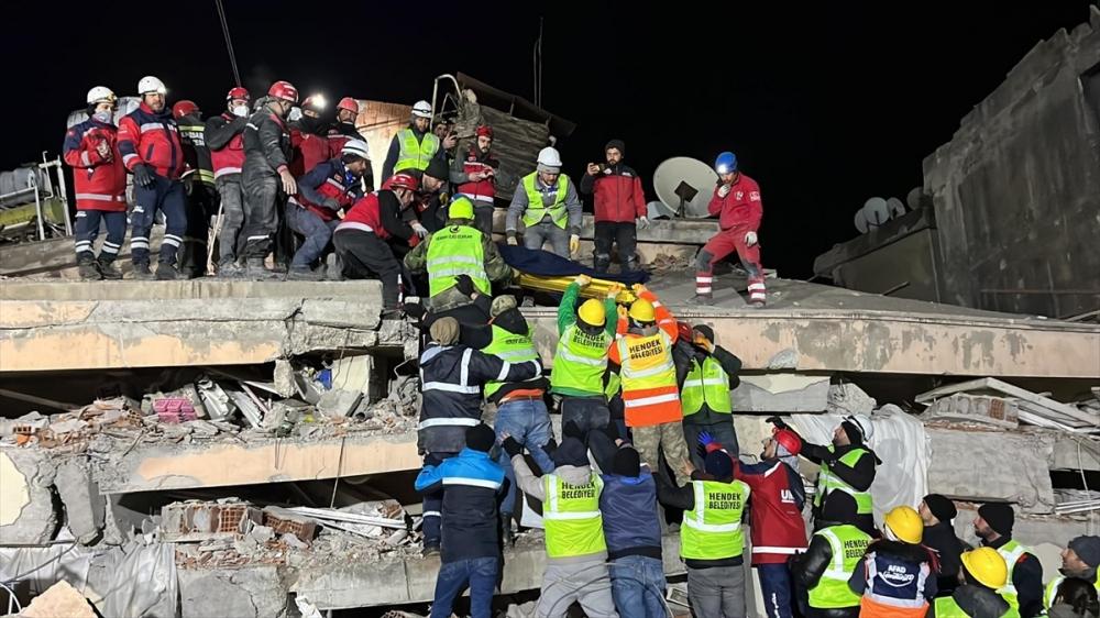 Kahramanmaraş'ta enkaz altında kalan Alper, 96 saat sonra kurtarıldı