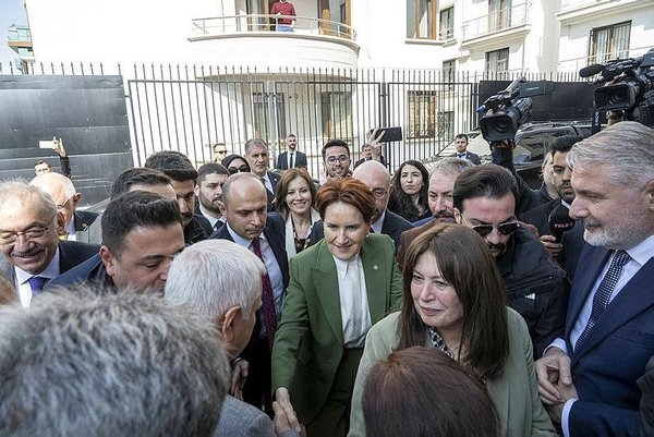 Meral Akşener 6'lı masayı dağıttı: Boyun eğmeyeceğiz...