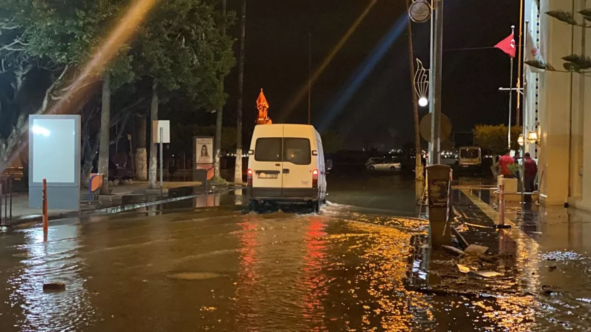 İskenderun'da deniz seviyesi yükseldi!