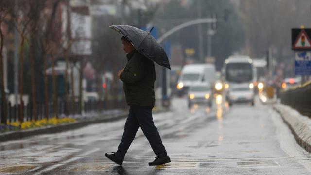 Deprem bölgesindeki 8 il için kuvvetli yağış uyarısı