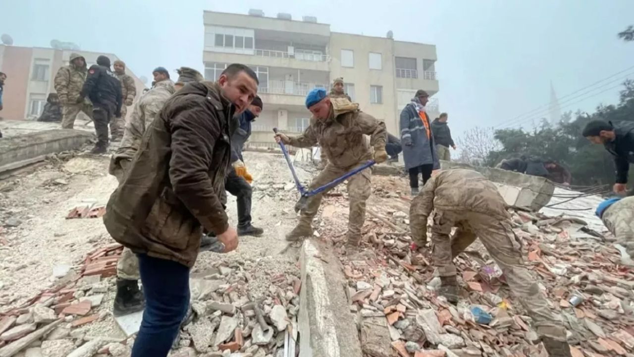 'Türk Ordusu nerede?' algısı bir kez daha çöktü! İlk depremden dakikalar sonra orduya 'hazır olun' emri