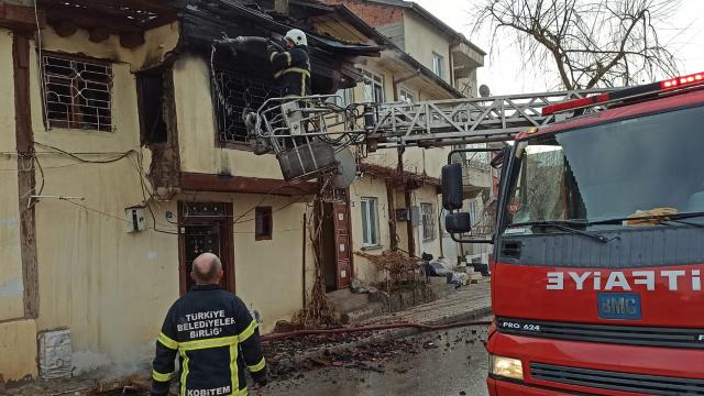 Karabük'te bir evde yangın çıktı