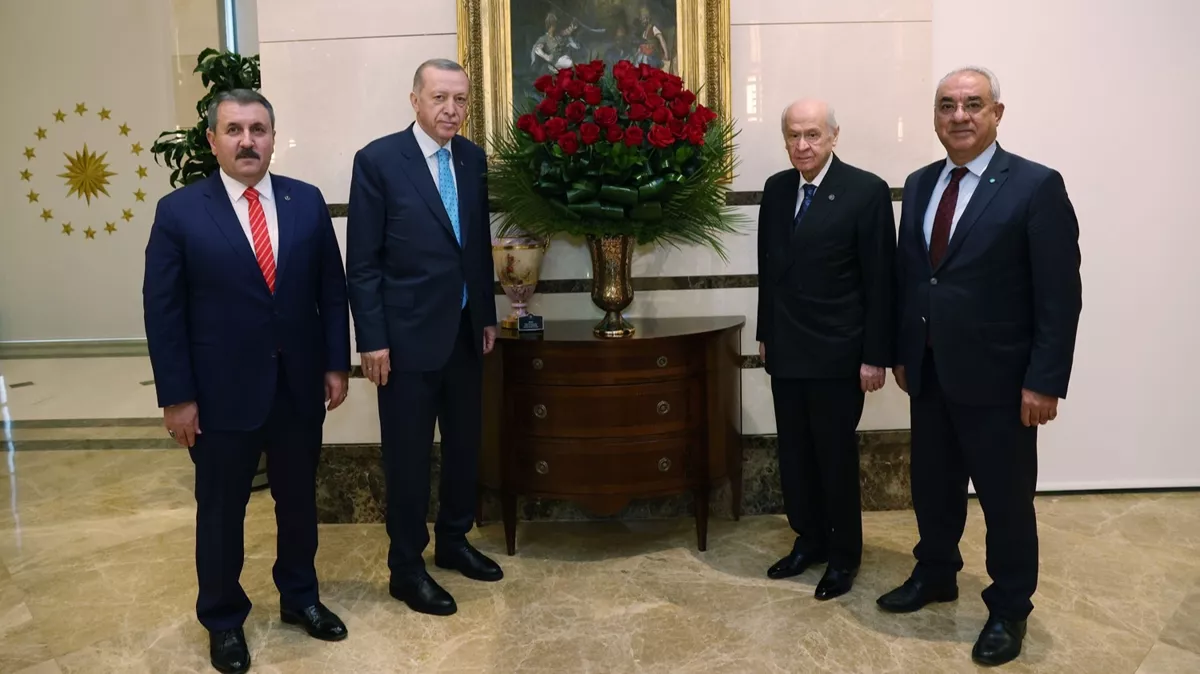 Cumhurbaşkanı Erdoğan, MHP Lideri Bahçeli, BBP Lideri Destici ve DSP Lideri Aksakal ile bir araya geldi
