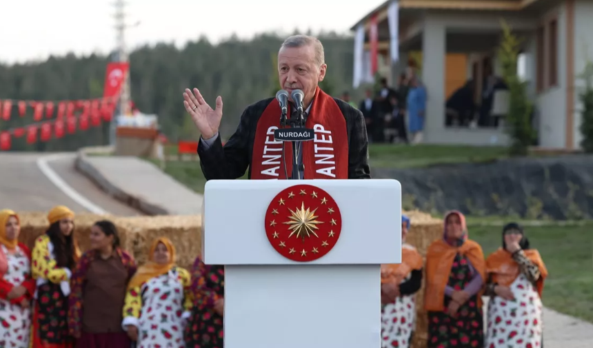 Cumhurbaşkanı Erdoğan 10 müjdeyi peş peşe sıraladı: Akıllı köylerden ev sahibi olma imkanı getiriyoruz