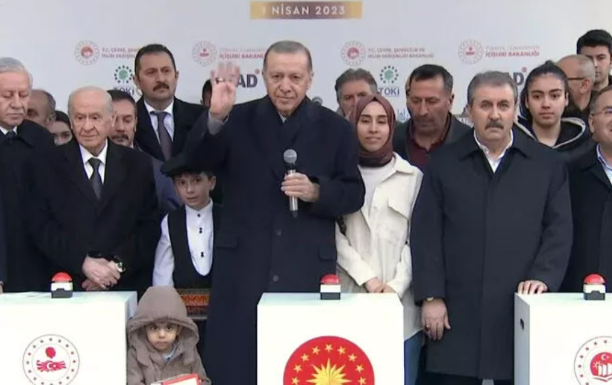 Cumhurbaşkanı Erdoğan: Toplanıp dağılanlarla değil, söz verip yapanlarla beraberiz