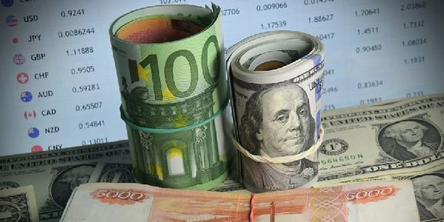 Rus isim yıl sonu dolar kuru için tahmini yaptı: Doları olan o tarihi beklesin: Uçuşa geçecek!