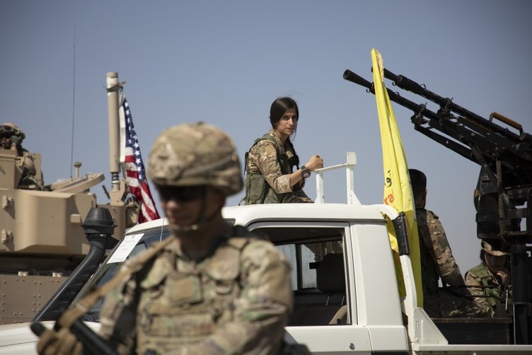 ABD terörle ortak hareket ettiğini bir kez daha kanıtladı! YPG/PKK'lı teröristlere tank eğitimi...