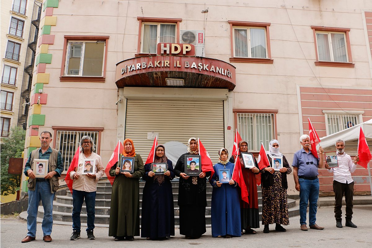 Evlat nöbeti tutan ailelerden Cumhurbaşkanı Erdoğan'a tebrik