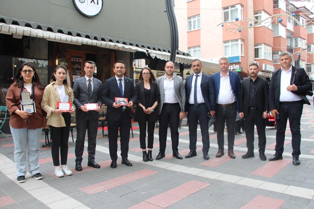 Bolu MHP’den yine bir farkındalık: Türkiye Yüzyılına gençlerden destek istedi...