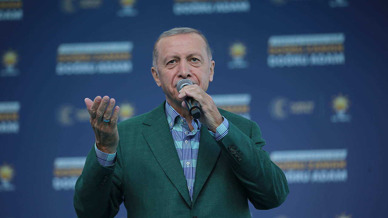 Cumhurbaşkanı Erdoğan: FETÖ'cü taktiklerle gerçekleri örtemezler