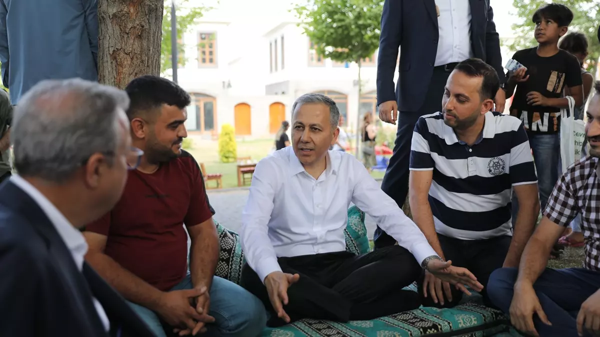 İçişleri Bakanı Yerlikaya, Diyarbakır'da ziyaretlerde bulundu