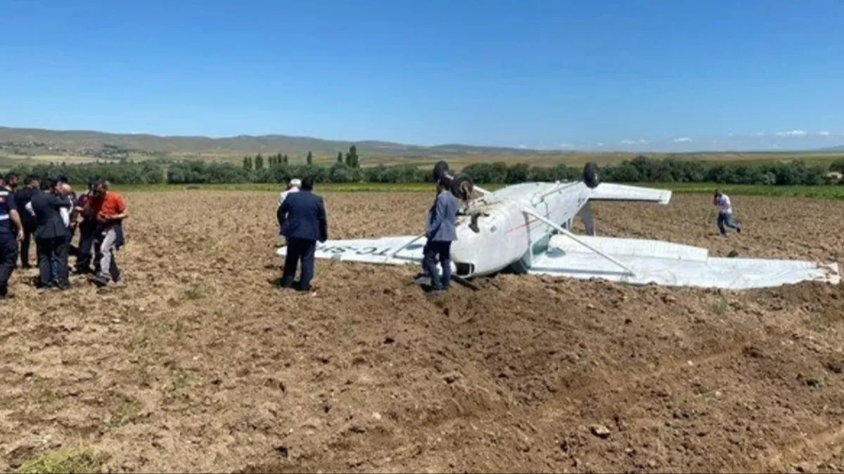 Aksaray'da eğitim uçağı zorunlu iniş yaptı