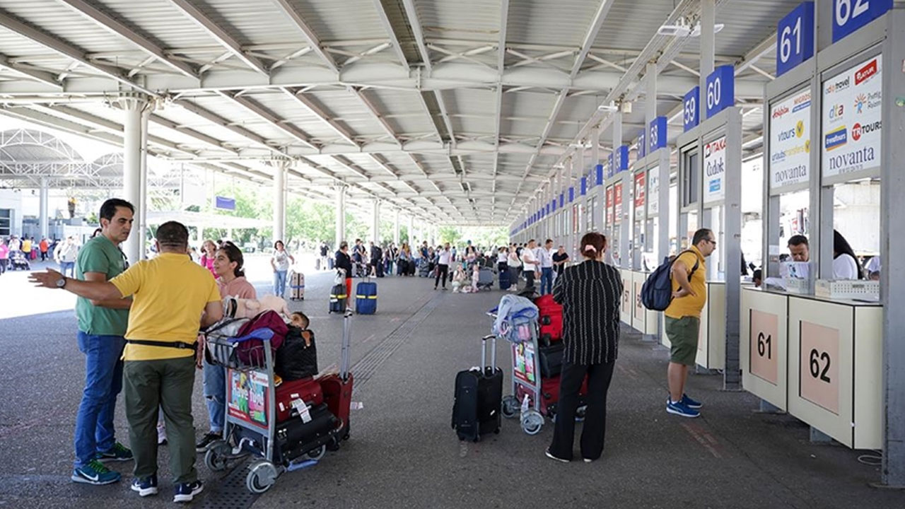 Antalya'ya hava yoluyla gelen turist sayısı 5 milyonu aştı