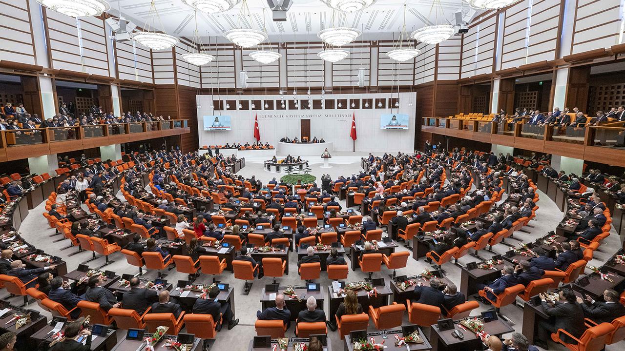 Başörtüsü teklifi yeniden Meclis gündemine geliyor