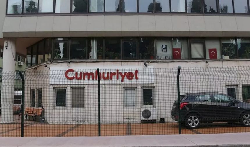 Cumhuriyet Gazetesi'ndeki rüşvet skandalı büyüyor: Bir istifa daha geldi