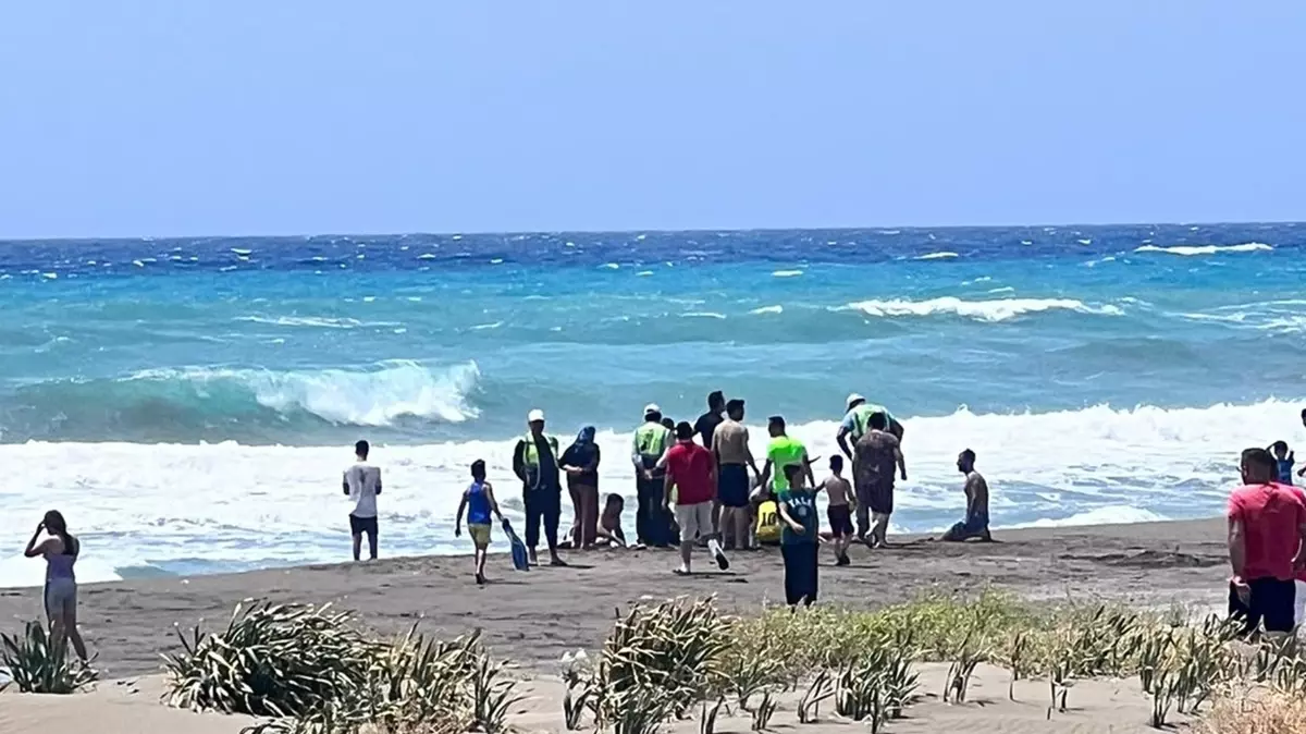 Hatay'da akıntıya kapılan 2 oğlunu kurtarmak isteyen baba boğuldu