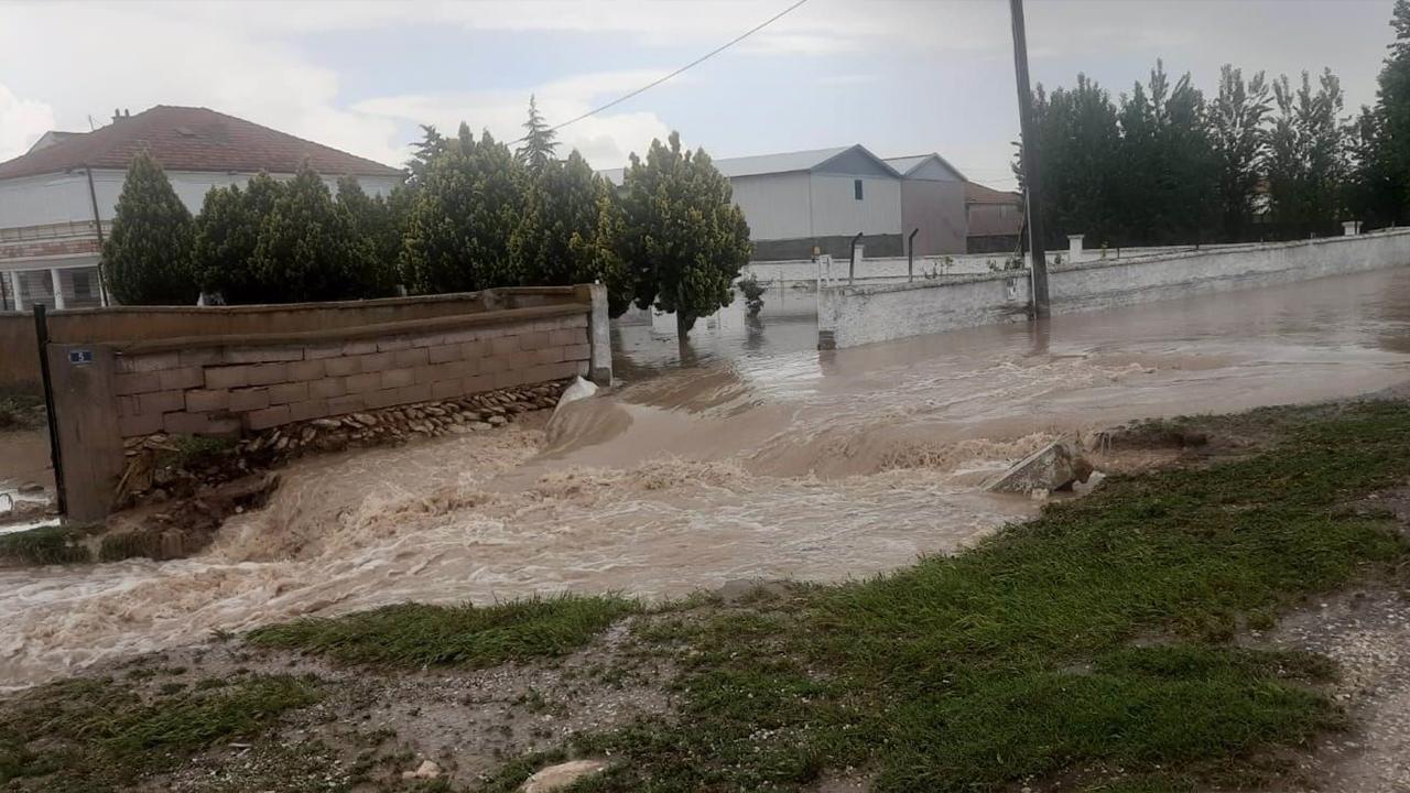 Konya'da sağanak sele neden oldu