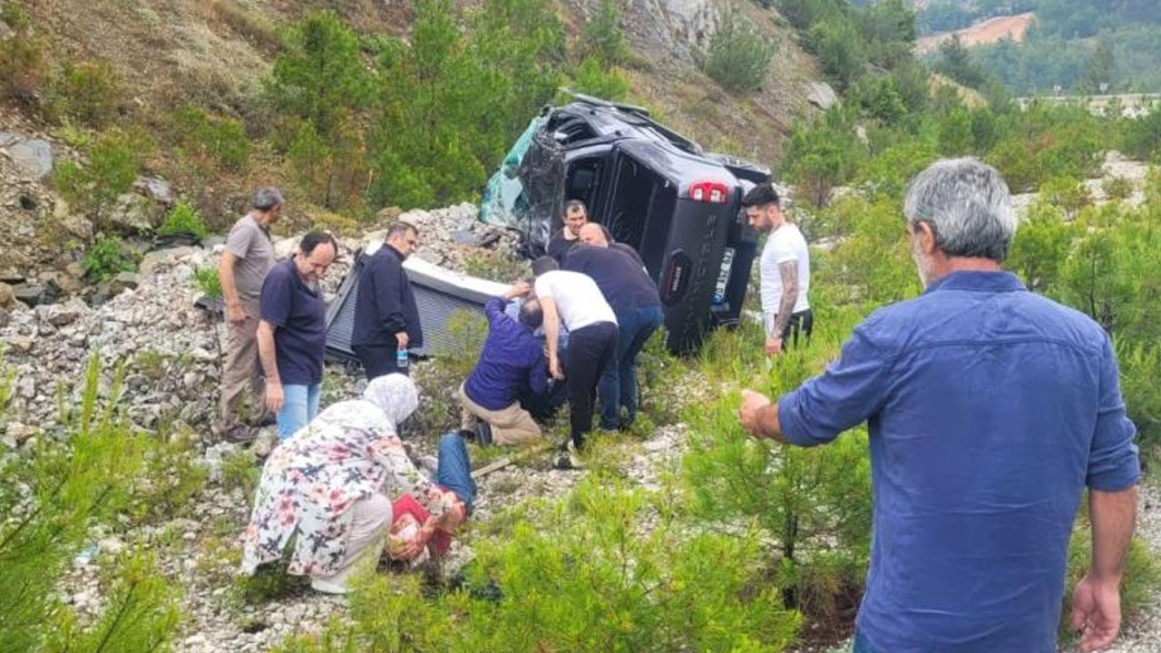 Eski Bakan Nihat Zeybekçi kaza yaptı