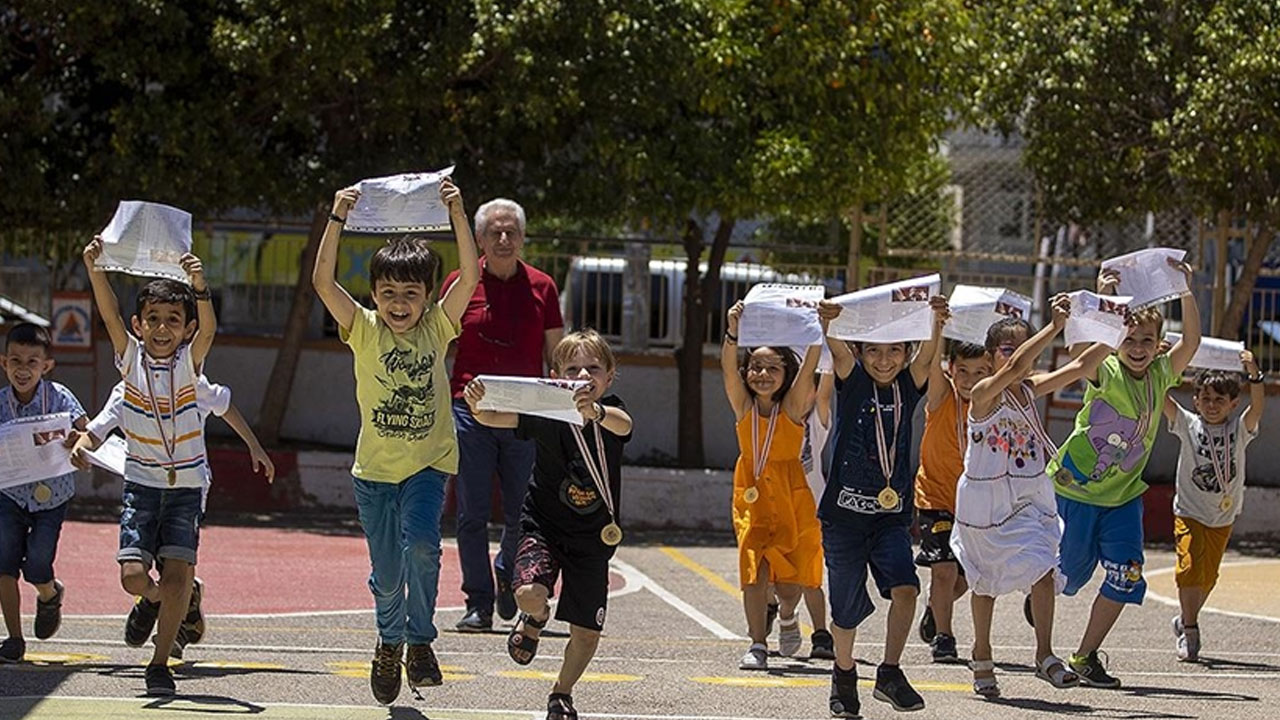 Yaz tatiline son bir hafta! 19 milyon öğrenci karne alacak