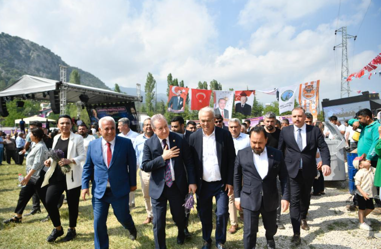 MHP Lideri Bahçeli’nin sloganı Adana’da hayat buluyor…