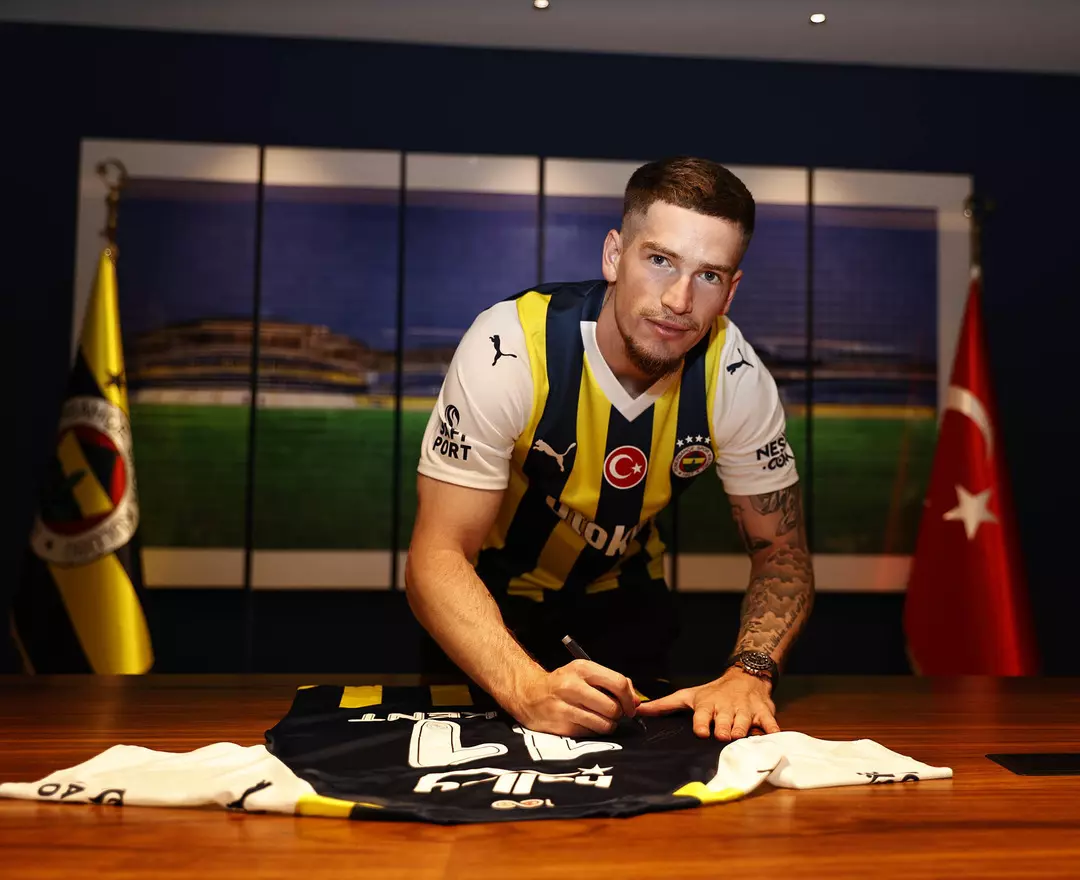 Fenerbahçe resmen açıkladı! 4 yıllık imza...