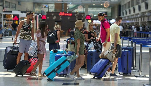 Turist sayısı zirveye koşuyor