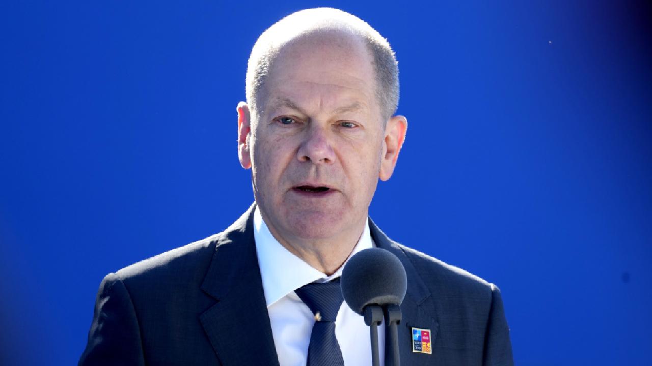 Scholz, İsveç ile Türkiye'nin NATO üyeliği konusunda anlaşmasından memnun