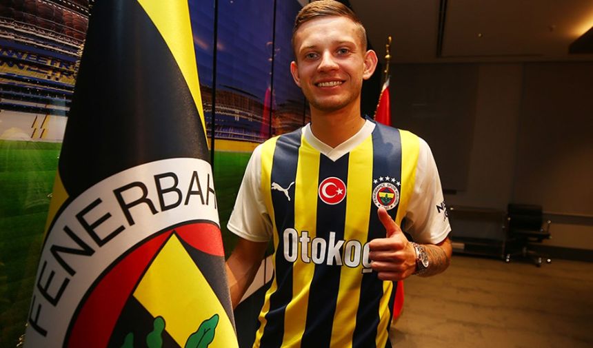 Fenerbahçe, Sebastian Szymanski transferini açıkladı