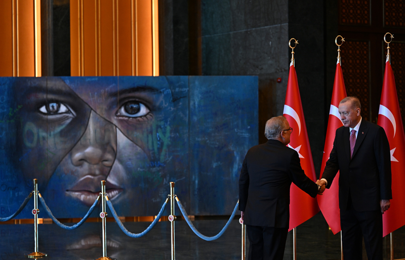 Cumhurbaşkanı Erdoğan'ın tebrikleri kabul ettiği salonda dikkat çeken detay