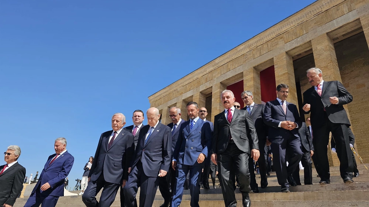 MHP Lideri Devlet Bahçeli, 30 Ağustos Zafer Bayramı dolayısıyla Anıtkabir’de düzenlenen törene katıldı