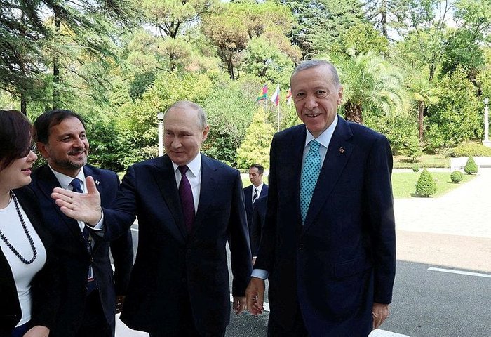 Cumhurbaşkanı Erdoğan ile Putin arasında samimi diyalog “O zaman bize tatile gelin”