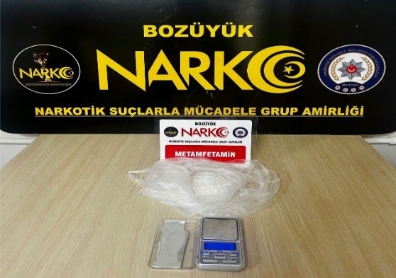 Bilecik’te 13 ayrı noktaya uyuşturucu operasyonu