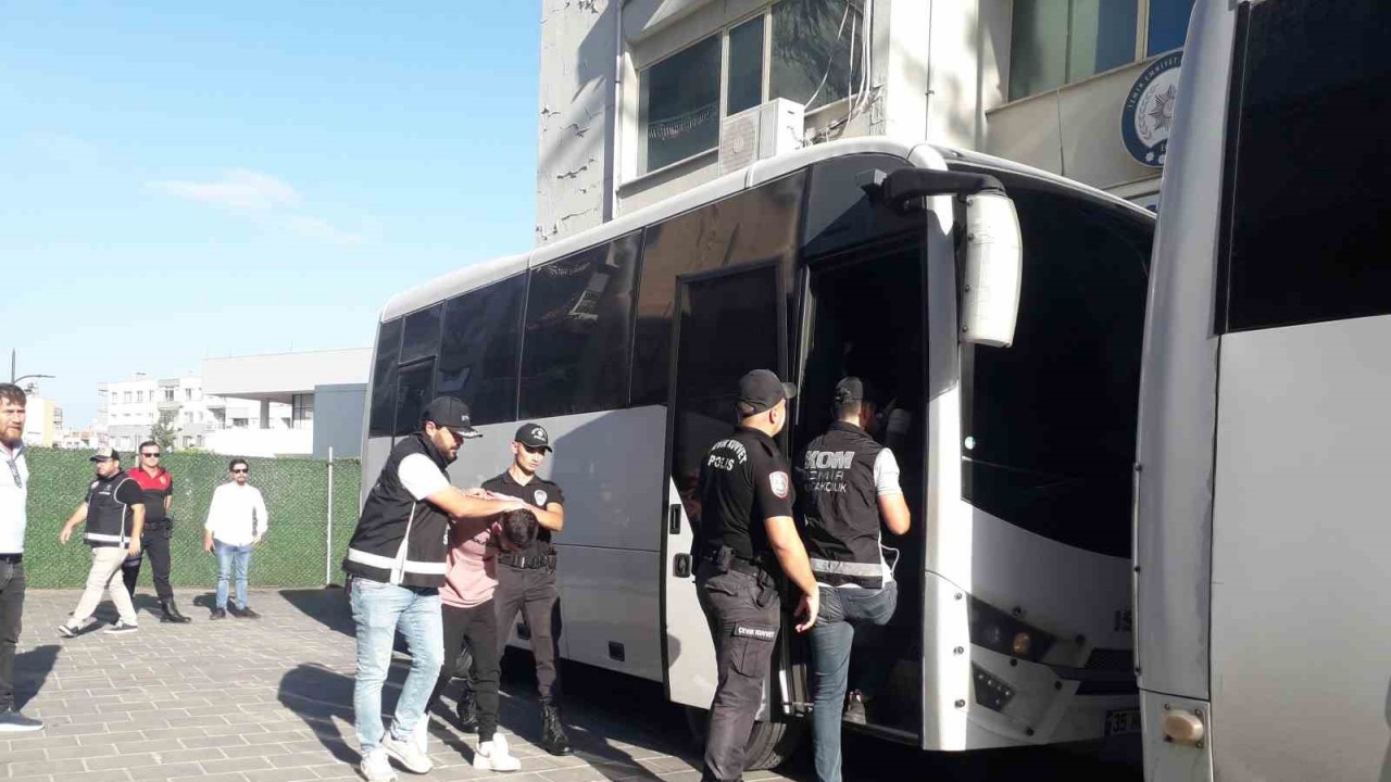 İzmir’de adliye önündeki çatışmayla ilgili 17 tutuklama