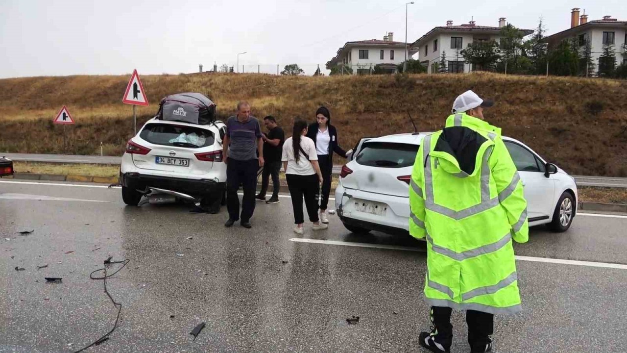 Kırıkkale’de yağmur kazaları da beraberinde getirdi: 17 yaralı