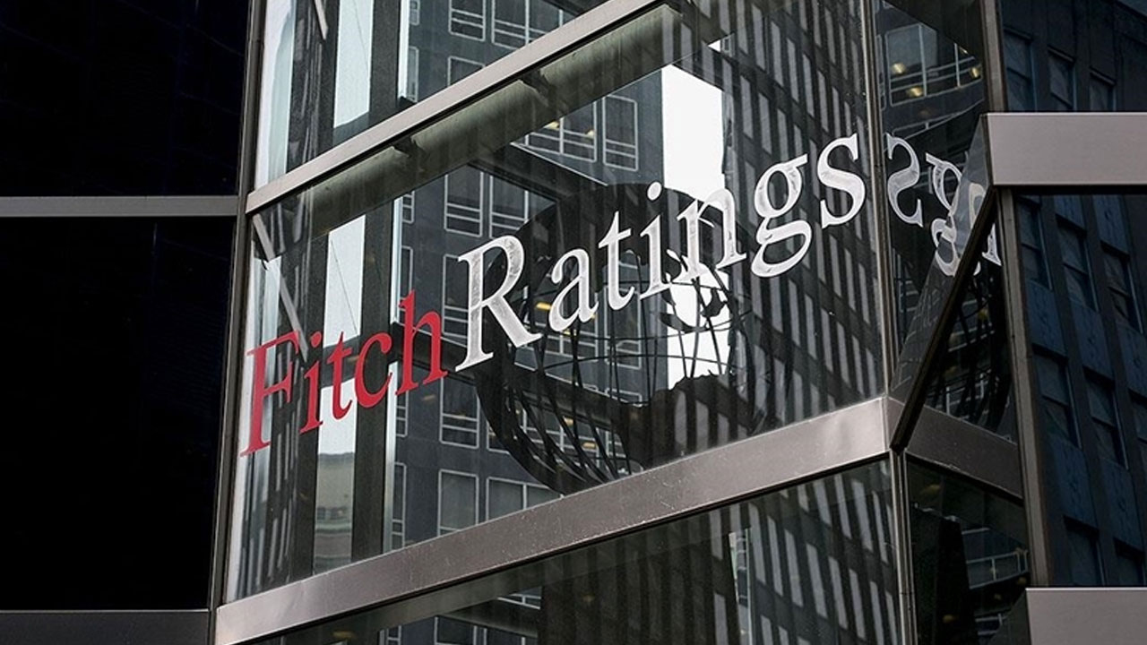 Uzmanlar Fitch'in Türkiye kararını yorumladı