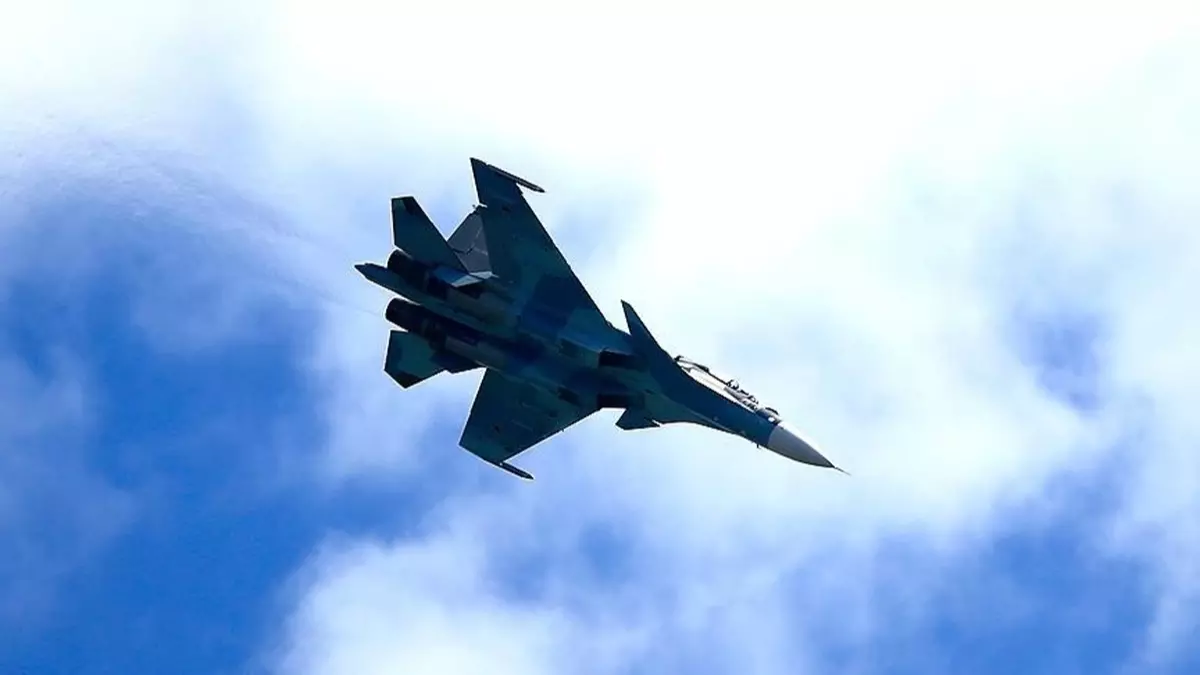 Myanmar 6 ''Su-30'' savaş uçağından 2'sini teslim aldı