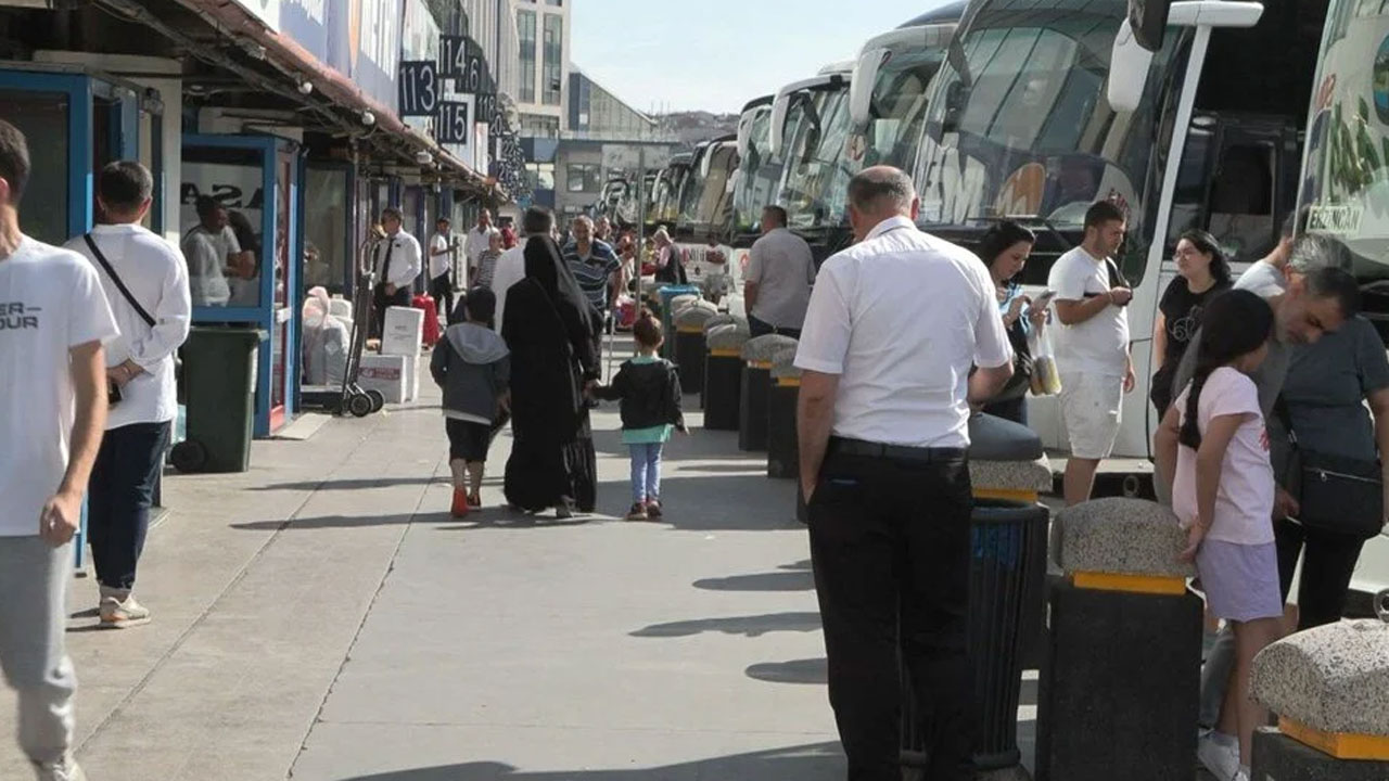 İstanbul otogarında okula dönüş hareketliliği