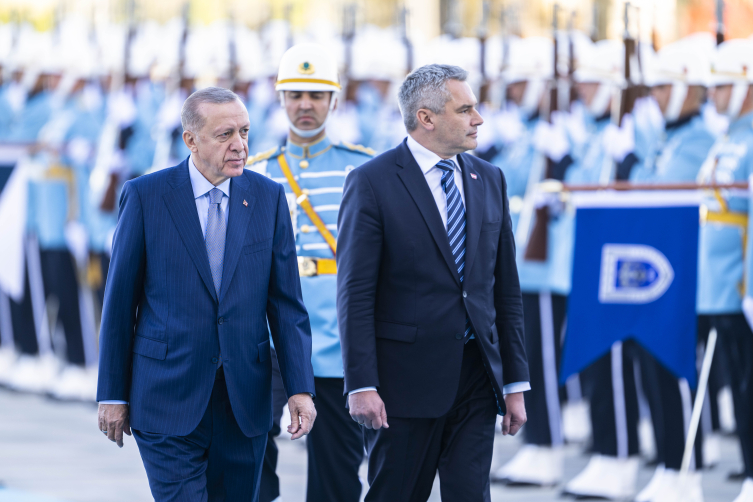 Cumhurbaşkanı Erdoğan, Avusturya Başbakanı Nehammer'i resmi törenle karşıladı