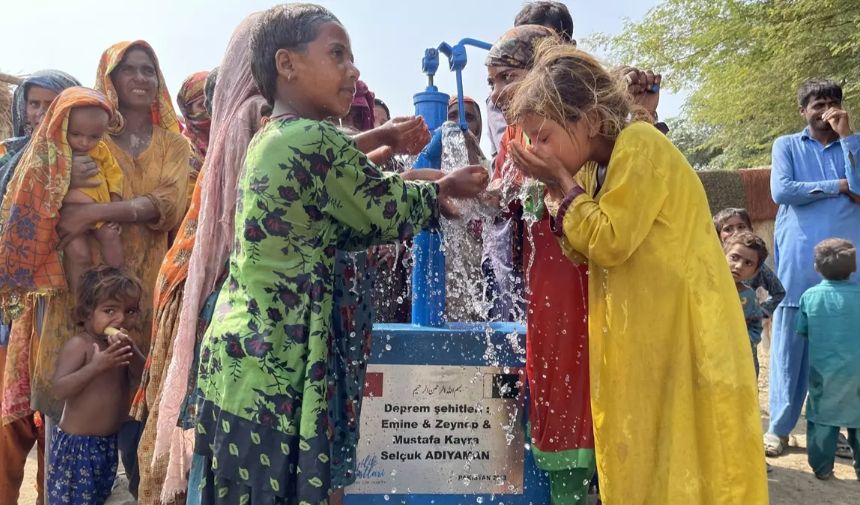 Türk mezunlar Pakistan'da su kuyuları açtı