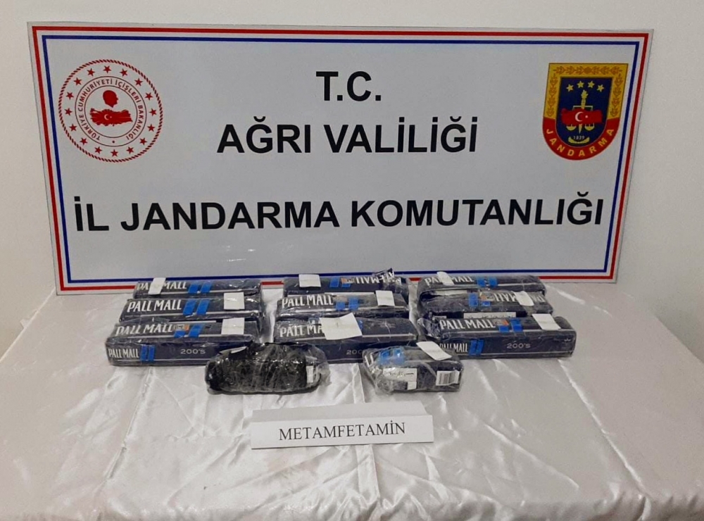 Ağrı kırsalında sigara kartonlarına gizlenmiş 10 kilo 232 gram uyuşturucu bulundu